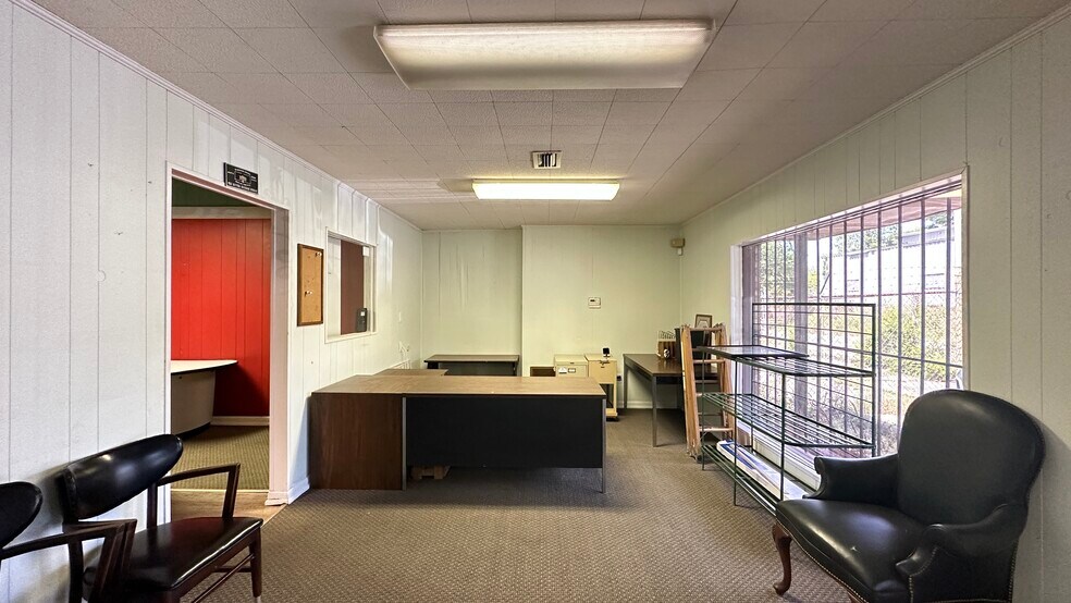 More Photos Of 7705 67th St S, Birmingham Flex For Lease