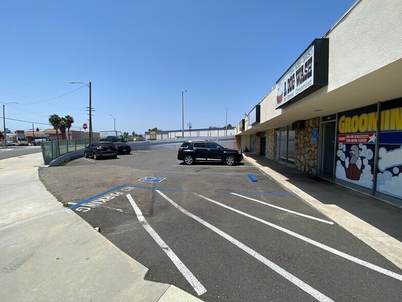 More Photos Of 2329-2335 W Sequoia Ave, Anaheim Storefront Retail Office For Lease