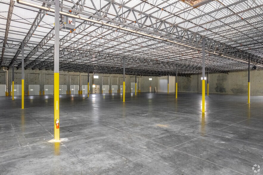 More Photos Of 2129 Bardin Rd, Grand Prairie Distribution For Sale