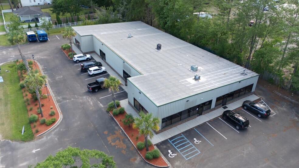 More Photos Of 3208 Mill St, Summerville Showroom For Lease