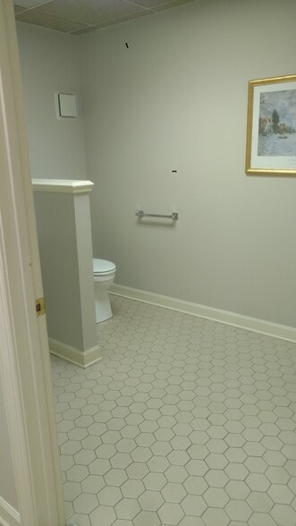 More Photos Of 201 Production Dr, Yorktown Distribution For Lease