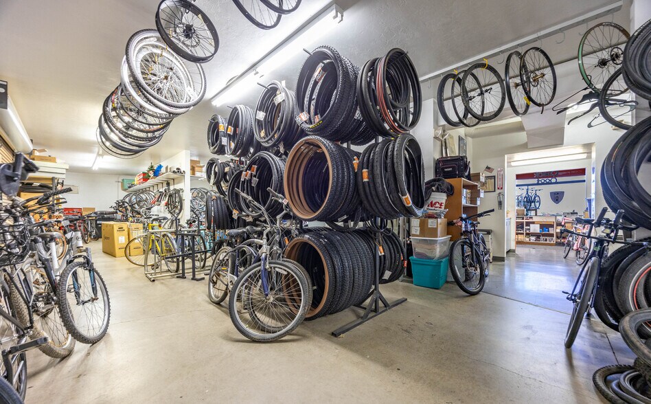 More Photos Of 1301 E Fry Blvd, Sierra Vista General Retail For Sale