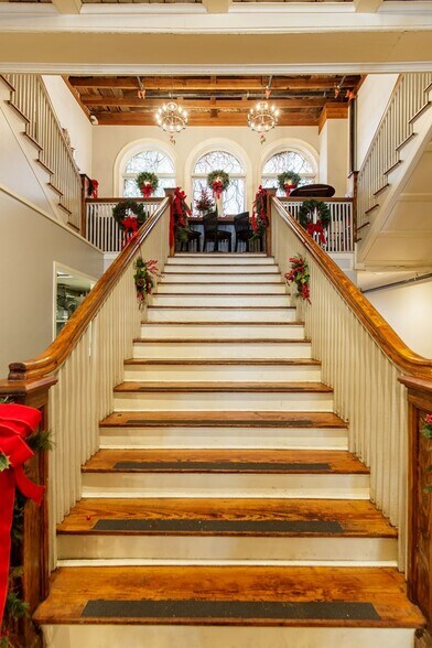 More Photos Of 132 N Patterson St, Valdosta Restaurant For Sale