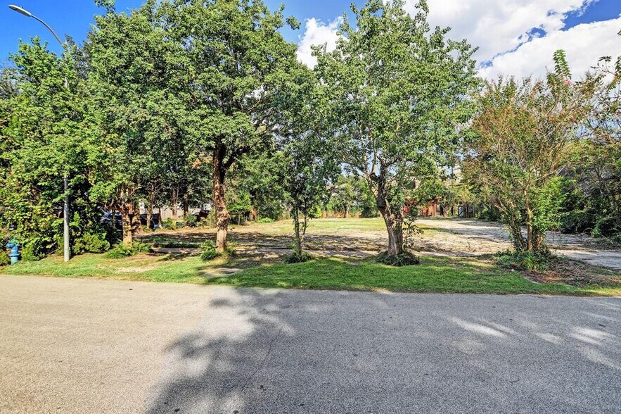 More Photos Of 224 W 8th St, Houston Land For Sale