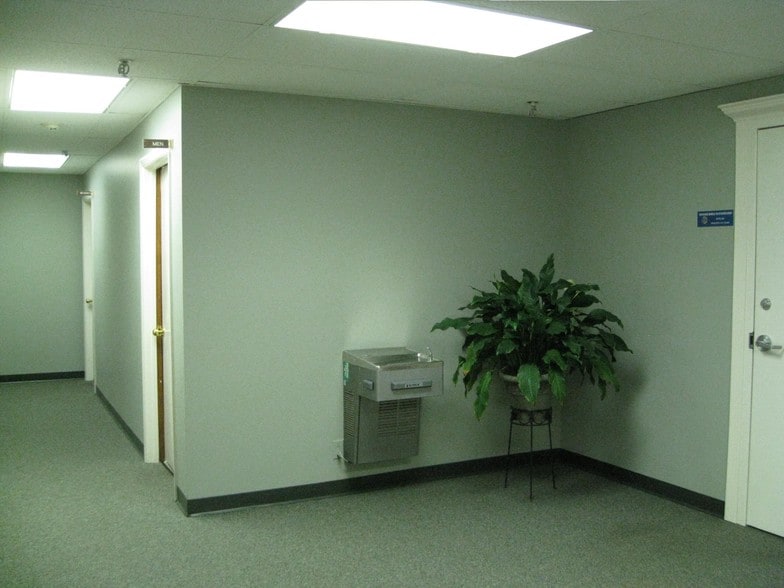 More Photos Of 201-207 N Boone St, Johnson City Office Residential For Lease