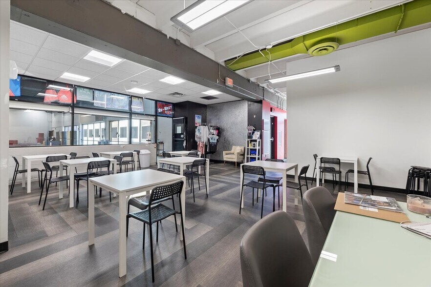 More Photos Of 7 S 4th St, Council Bluffs Health Club For Lease