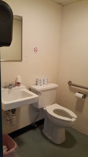 More Photos Of 1460 S McCall Rd, Englewood Medical For Sale