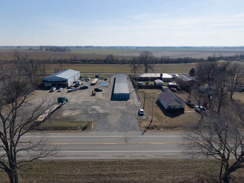 More Photos Of 739 S Walnut St, Steele Self Storage For Sale