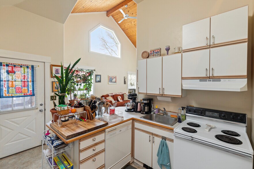 More Photos Of 574 E Main St, Ashland Apartments For Sale