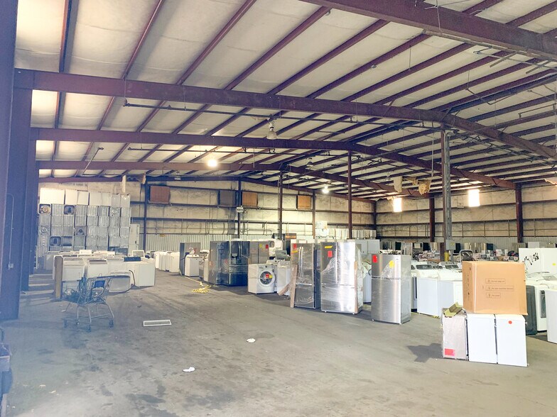 More Photos Of 315 E Ridgely St, Atmore Warehouse For Sale