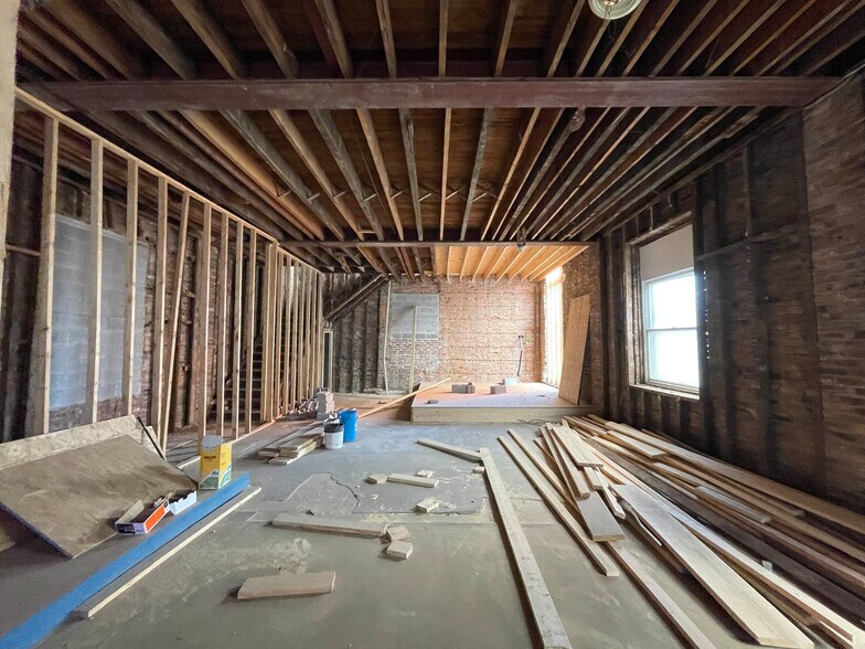 More Photos Of 4 N Broadway, Baltimore Specialty For Sale