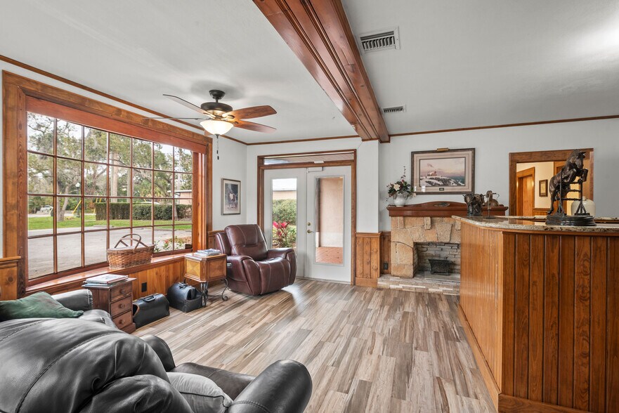 More Photos Of 123 Live Oak Ave, Daytona Beach Office Residential For Sale