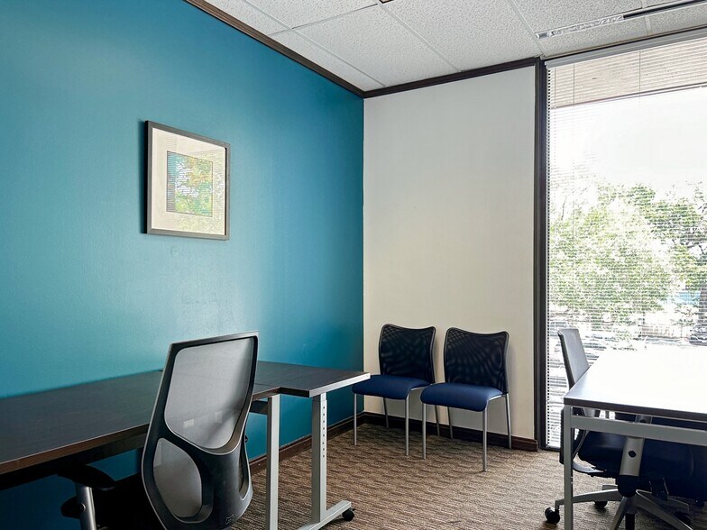 More Photos Of 950 Echo Ln, Houston Coworking Space