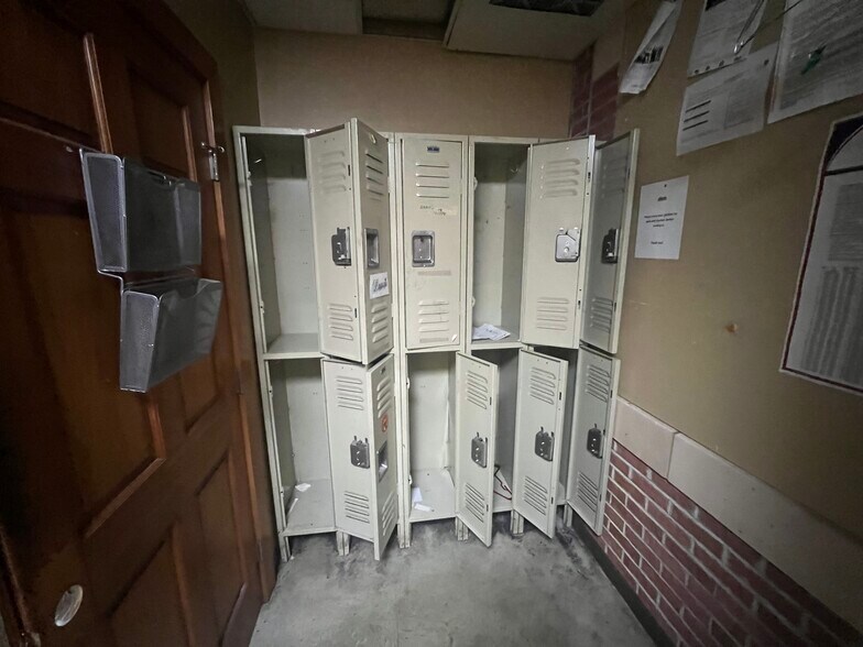 More Photos Of 215 Don Knotts Blvd, Morgantown Office For Lease