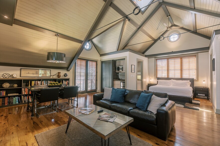 More Photos Of 300 Madison Pl, Lexington Apartments For Sale