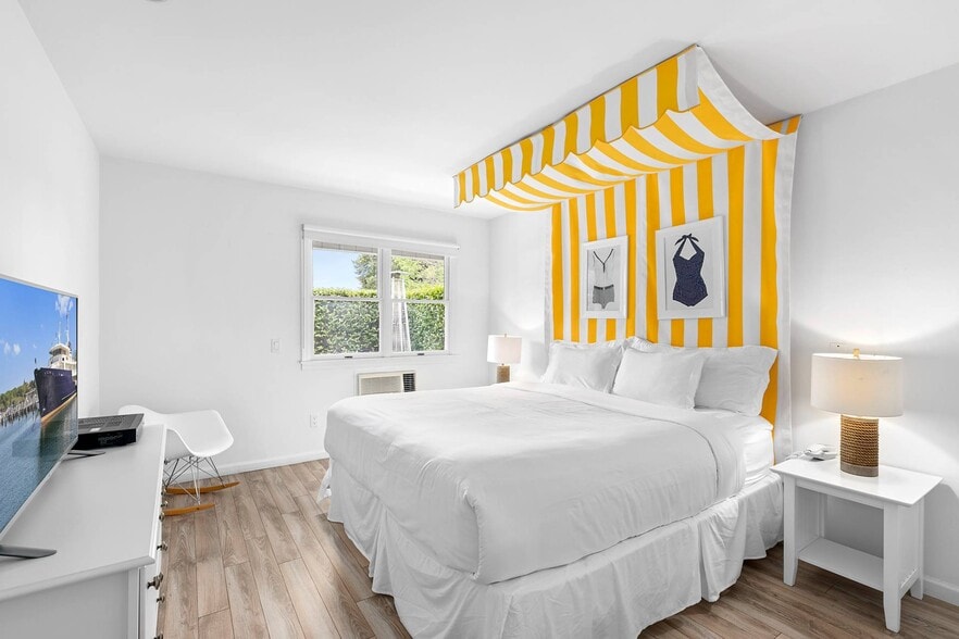 More Photos Of 281 County Road 39A, Southampton Hotel For Sale