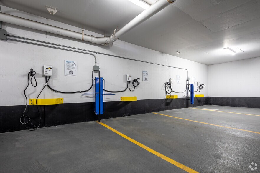 More Photos Of 150 Roehampton Ave, Toronto Apartments For Sale