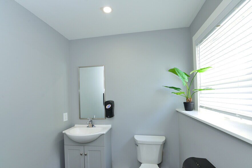 More Photos Of 186 Grove St, Franklin Office For Sale