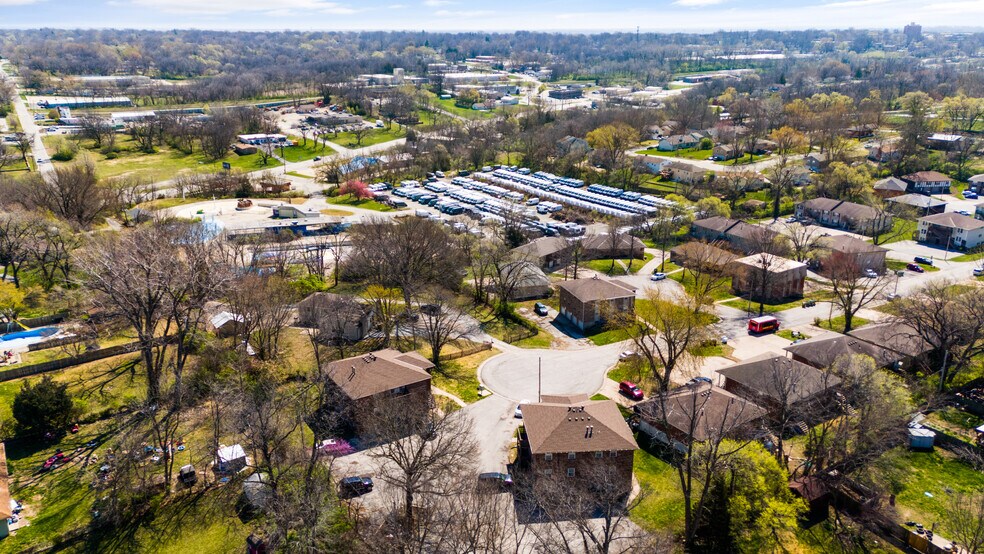 More Photos Of 5218-5240 Ditzler Ave, Raytown Apartments For Sale