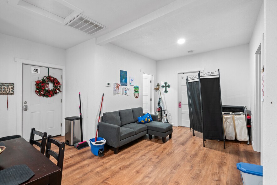More Photos Of 105 Arcade, Lexington Apartments For Sale