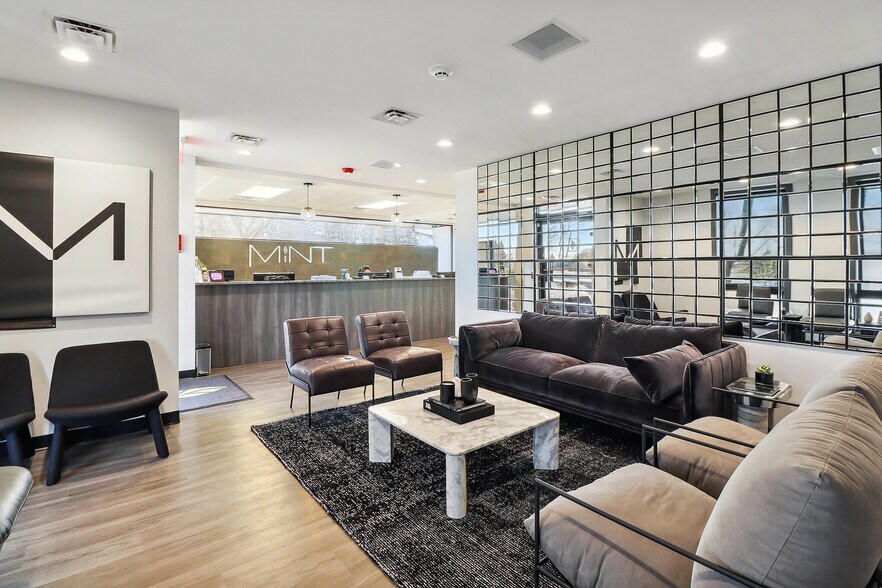 More Photos Of 2626 Washington St, Waukegan Medical For Sale