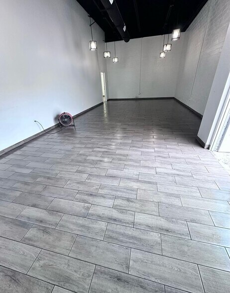 More Photos Of 302 W Defee Ave, Baytown Specialty For Sale