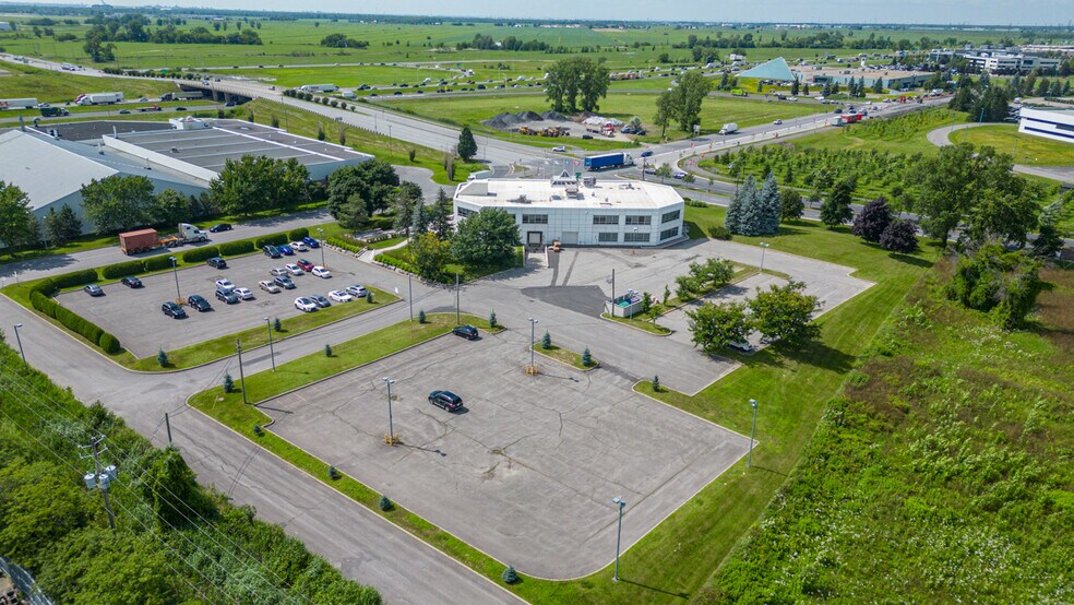 More Photos Of 1250 Rue Marie-Victorin, St-Bruno-de-Montarville Office For Sale