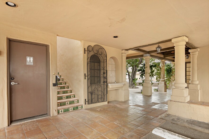 More Photos Of 51370 Avenida Bermudas, La Quinta Office Residential For Sale