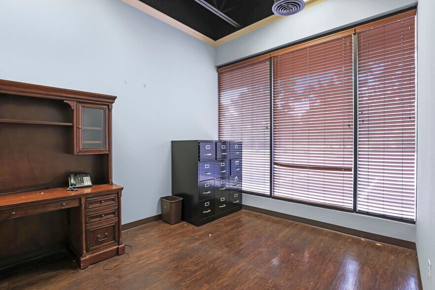 More Photos Of 118 Shenandoah Dr, The Woodlands Unknown For Lease