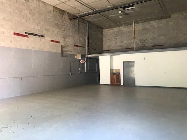 More Photos Of 20200 NW 2nd Ave, Miami Warehouse For Sale
