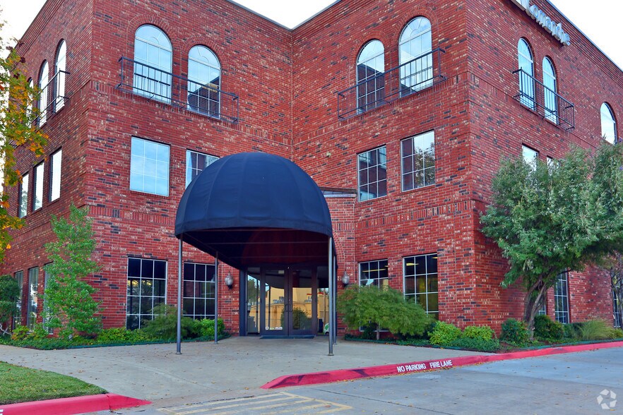 More Photos Of 6520 N Western Ave, Oklahoma City Office For Lease