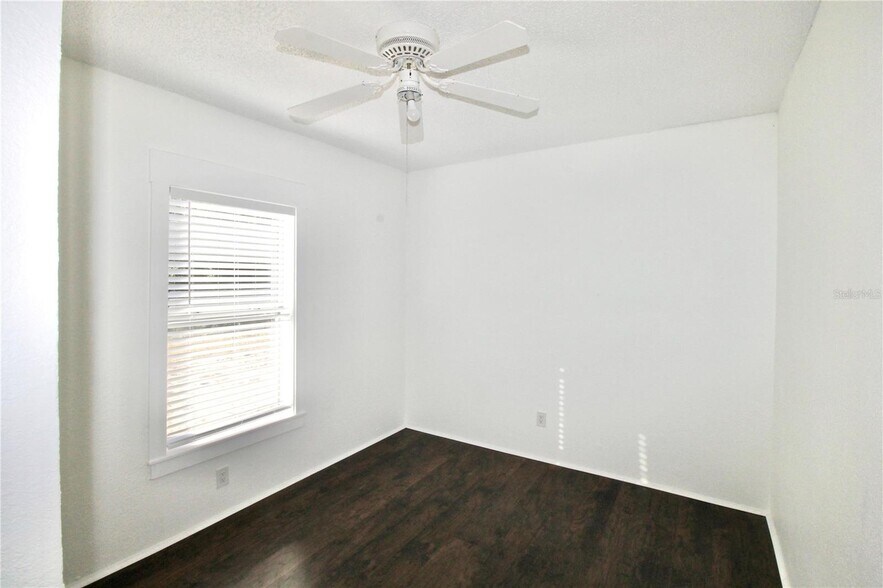 More Photos Of 610 Dundee Rd, Dundee Storefront Retail Residential For Lease
