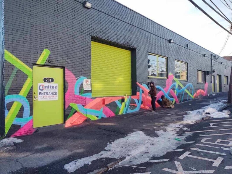 More Photos Of 201-211 Ann St, Newburgh Warehouse For Sale