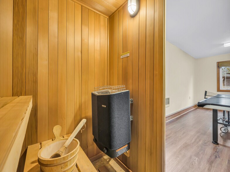 More Photos Of 1021 Promenade, Seaside Specialty For Sale