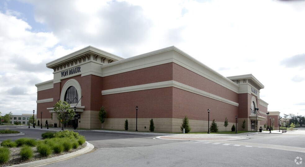 More Photos Of 10-22 Meadows Cir, Lake Saint Louis Unknown For Lease