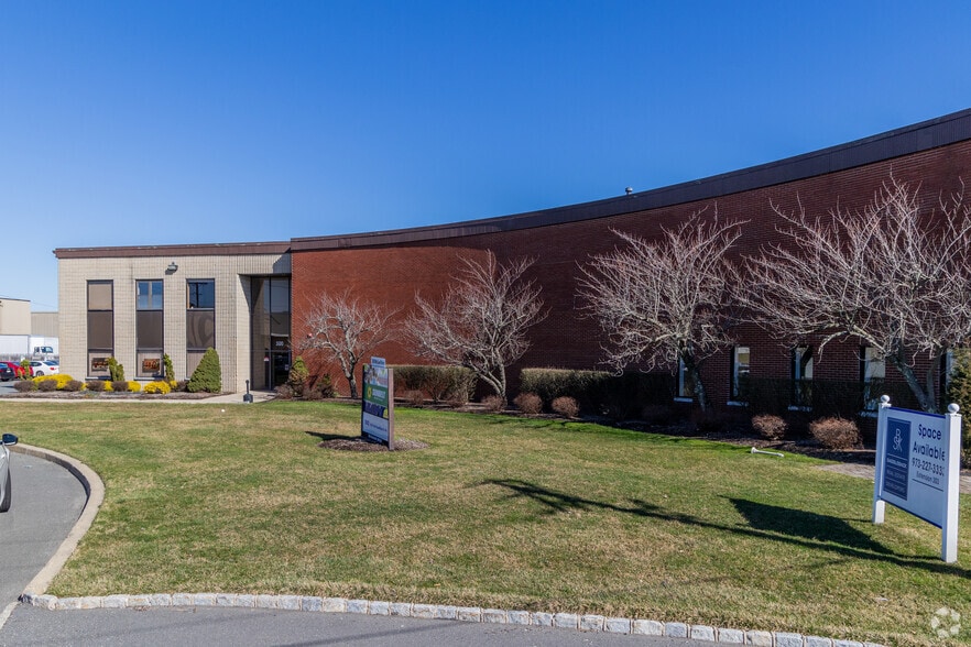 More Photos Of 300 McGaw Dr, Edison Warehouse For Sale