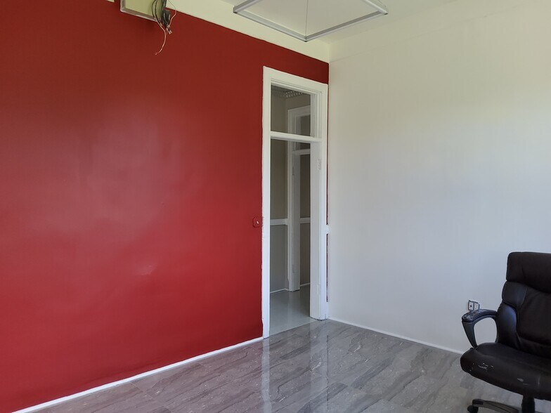 More Photos Of 17 Midland Ave, Middletown Warehouse For Lease