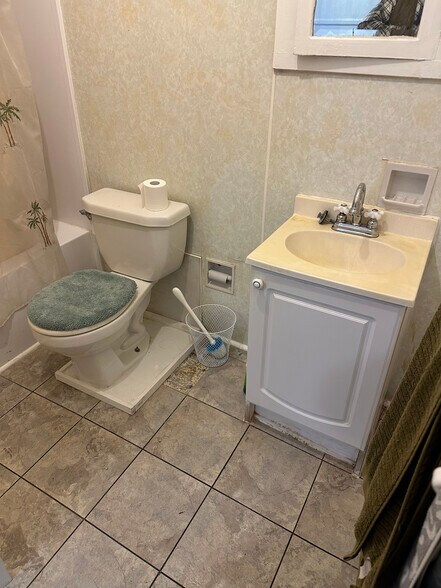 More Photos Of 4601-4603 Eastern Ave, Baltimore Office For Lease