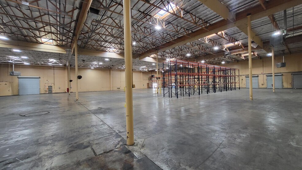 More Photos Of 3325-3326 W Oquendo Rd, Las Vegas Warehouse For Lease