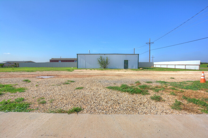 More Photos Of 1511 Private Road 7325, Lubbock Warehouse For Sale