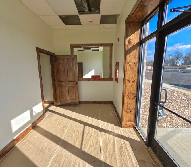 More Photos Of 1050 Cairo Rd, Gallatin Warehouse For Lease