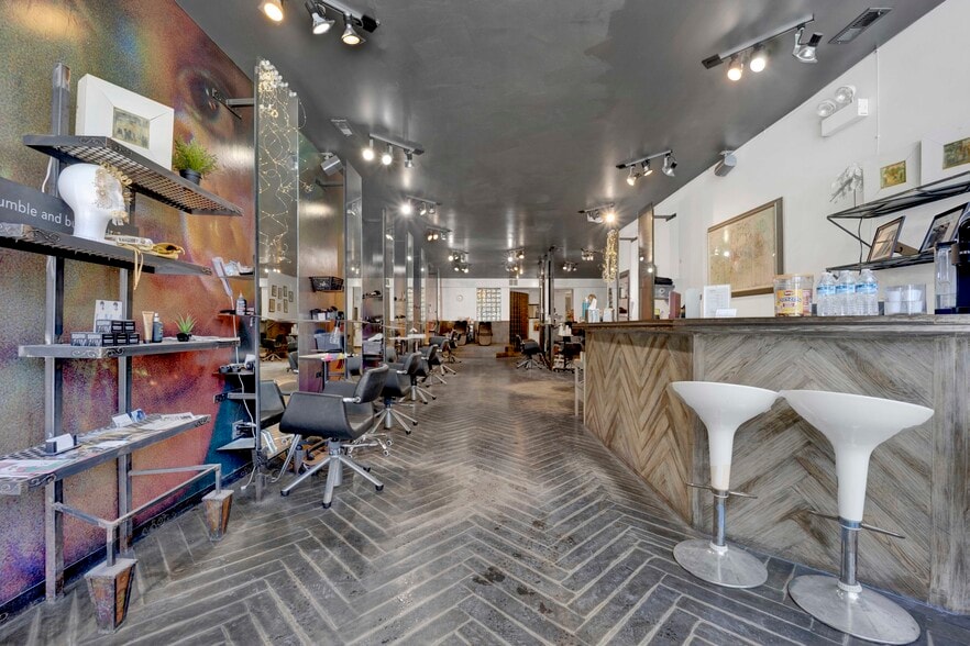 More Photos Of 2119 N Damen Ave, Chicago Storefront Retail Residential For Sale