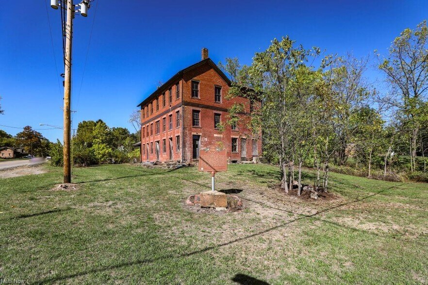 More Photos Of 9401 Tallmadge Rd, Diamond Hotel For Sale