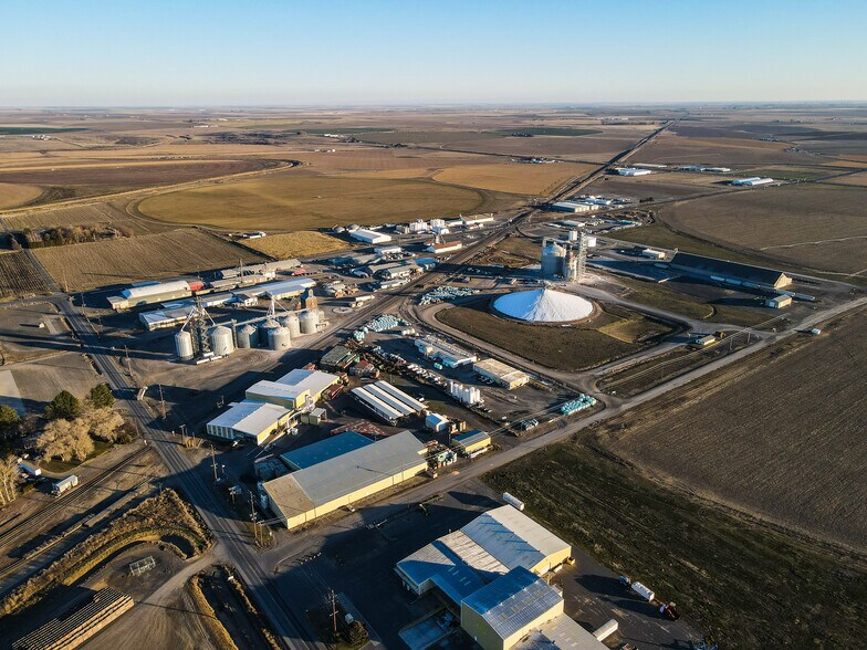 More Photos Of 1535-1541 W Lee Rd, Othello Warehouse For Sale