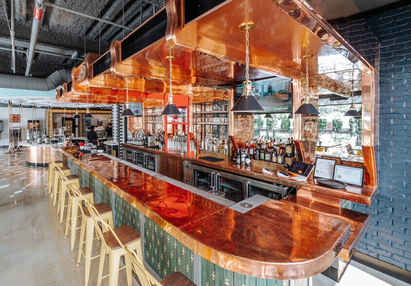 More Photos Of 2000 Center Dr, Hoffman Estates Unknown For Lease