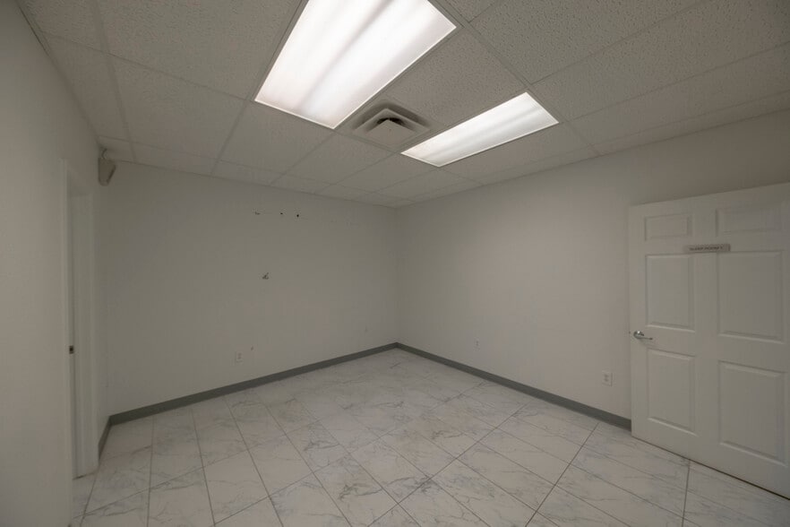 More Photos Of 702 Andrews Hwy, Midland Medical For Sale