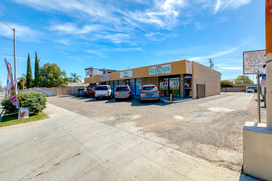 More Photos Of 2000-2010 W Lincoln Ave, Anaheim Freestanding For Sale