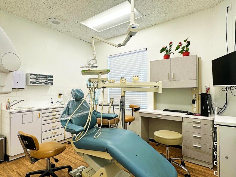 More Photos Of 8237 Fredericksburg Rd, San Antonio Medical For Sale