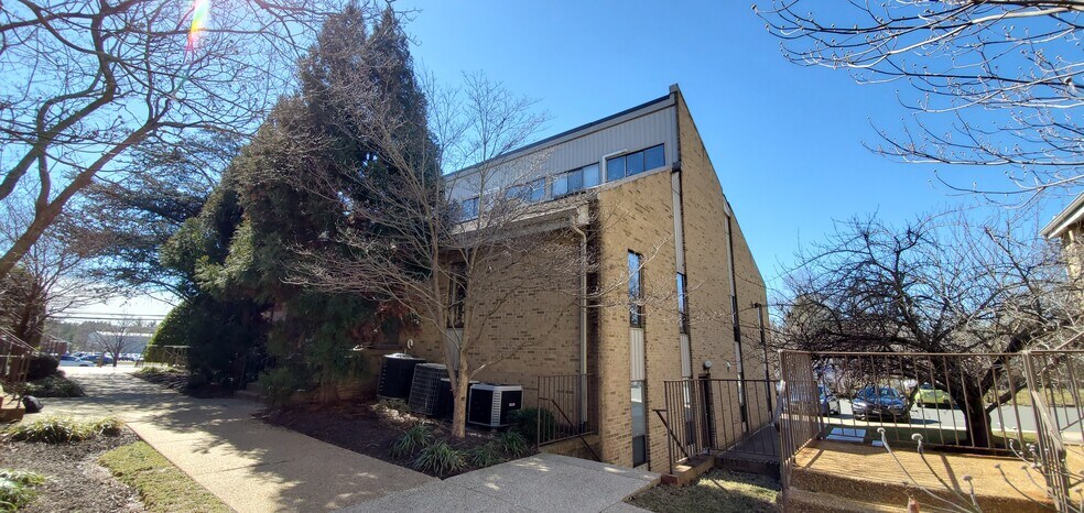 More Photos Of 8565-8567 Sudley Rd, Manassas Office For Sale