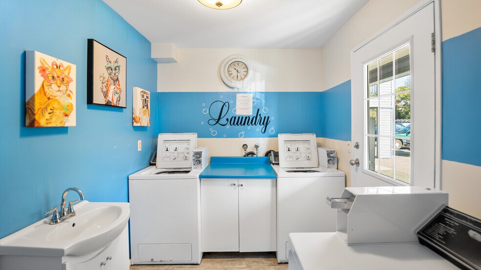 More Photos Of 380-400 Third St, Nanaimo Apartments For Sale